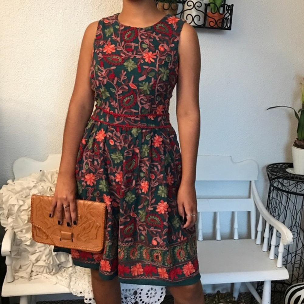 Anthropologie Garden Floral Embroidered Dress - Picture 2 of 8
